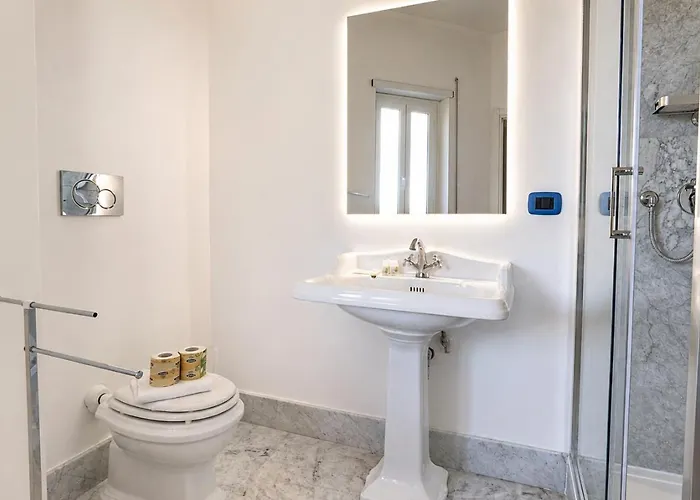 Elegantis Trastevere With Terrace - Comfort In Charming District Appartement *