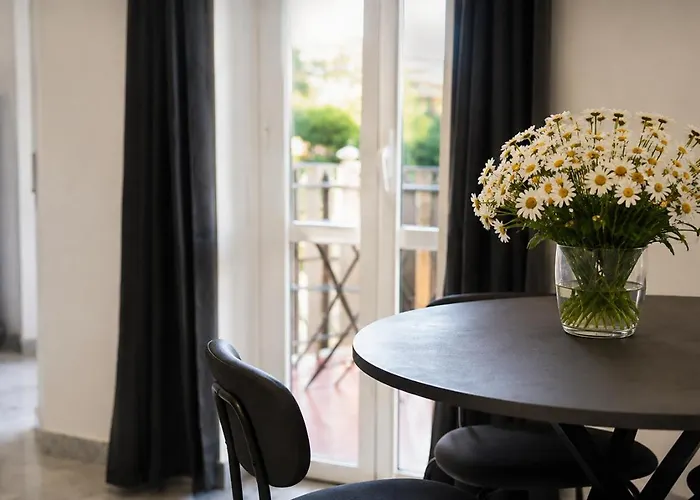 Elegantis Trastevere With Terrace - Comfort In Charming District Appartement *